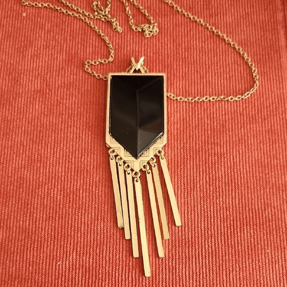 Jewelry - Elegant Black and Gold Pendant Necklace